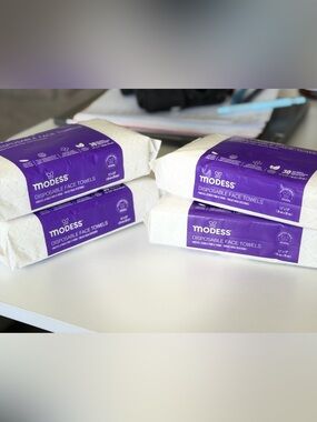 Modess Disposable Face Towels 120 total 4 pack